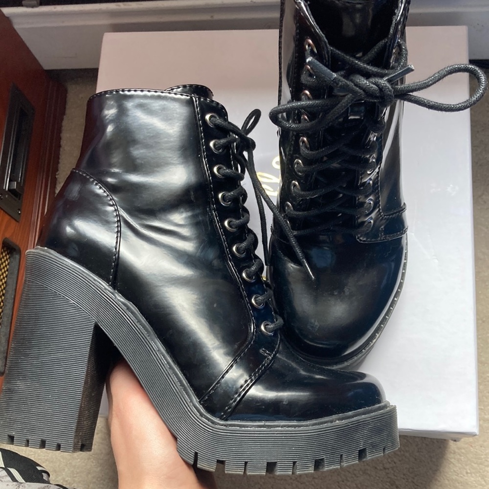 Vegan Jeffrey Campbell lace up boots size 9